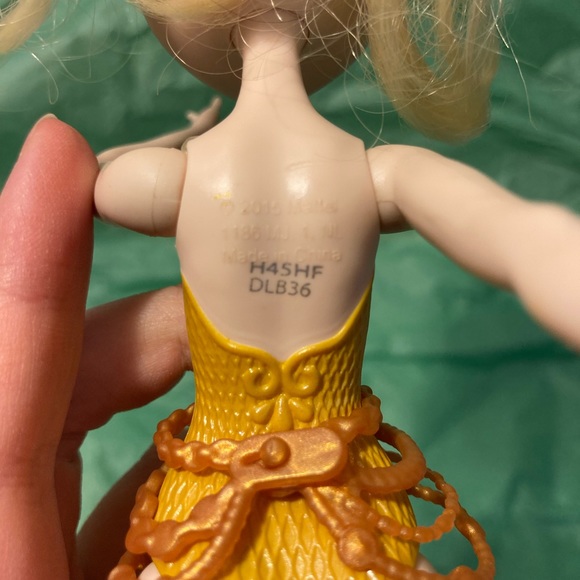 B1G2 - Mattel Ever After High Apple White Swim Fashion Doll - Buy 1, Get 2 FREE - Picture 6 of 8